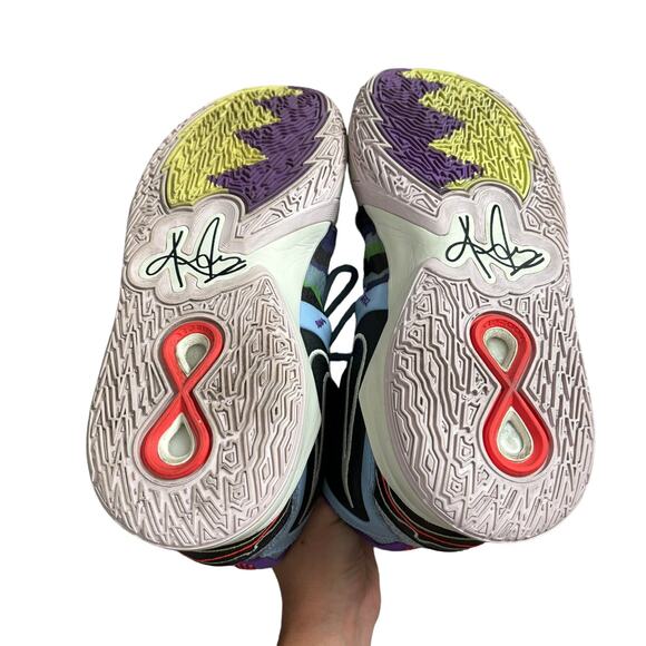 Athletic_Shoes